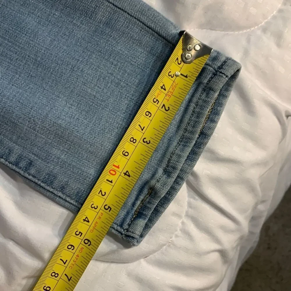 Levi’s 311 Shaping Skinny Size 28 / Inseam 28 Vintage Y2K